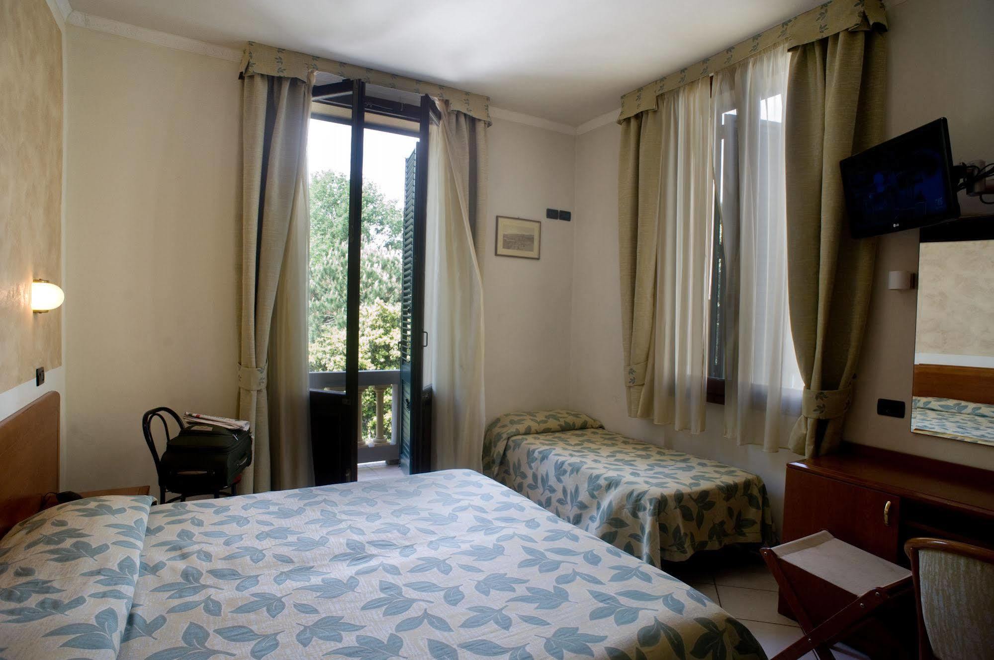 Hotel Vittoria Viareggio Zewnętrze zdjęcie